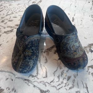 Dansko Clog- Tapestry Fabric